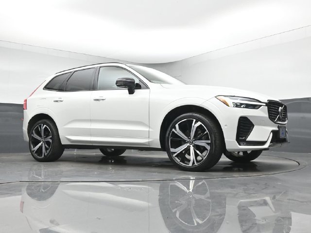 Used 2024 Volvo XC60 B5 Ultimate w/ Protection Package Premier AWD/4WD image 37