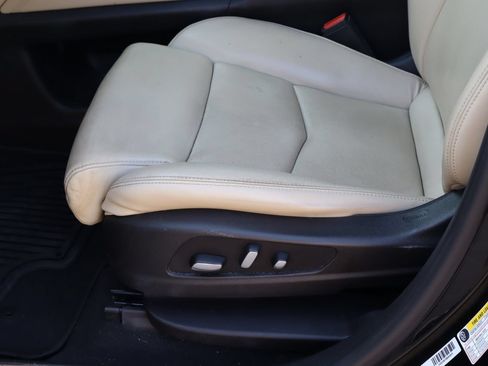 Used 2017 Cadillac XT5 Luxury w/ Driver Awareness Package FWD image 16