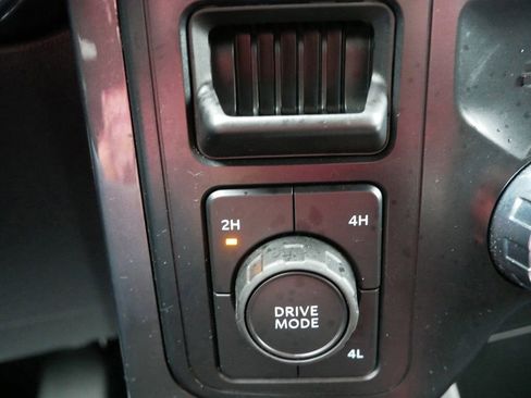 Certified 2022 Ford F150 XLT w/ Equipment Group 302A High image 24