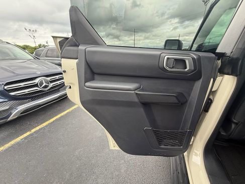 Used 2025 Ford Bronco Badlands AWD/4WD image 18
