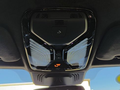 Used 2022 BMW X7 M50i image 33