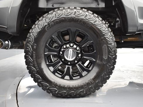 Used 2020 Ford F350 Platinum w/ Tremor Off-Road Package image 17
