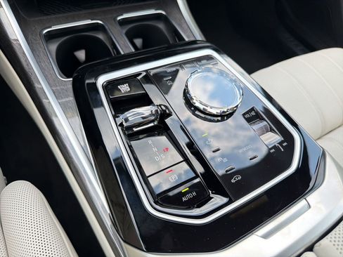 New 2026 BMW 740i w/ Premium Package RWD image 18