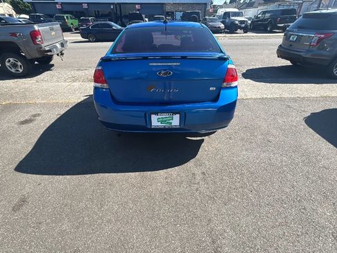 Used 2010 Ford Focus SE FWD image 3