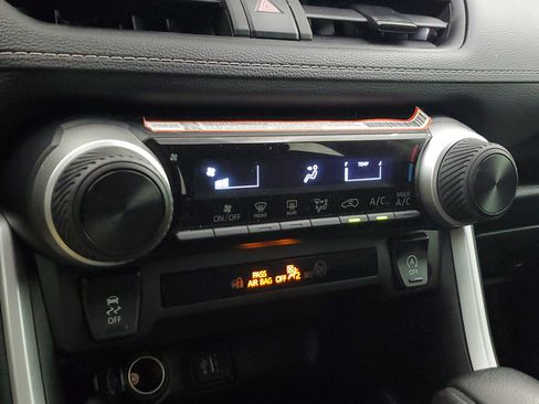 Certified 2025 Toyota RAV4 LE FWD image 29