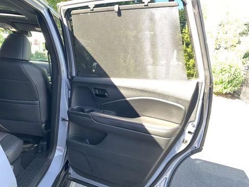 Used 2025 Honda Passport Black Edition image 11