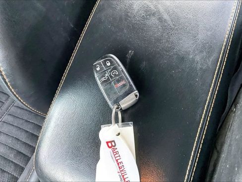 Used 2017 Dodge Charger R/T RWD image 9