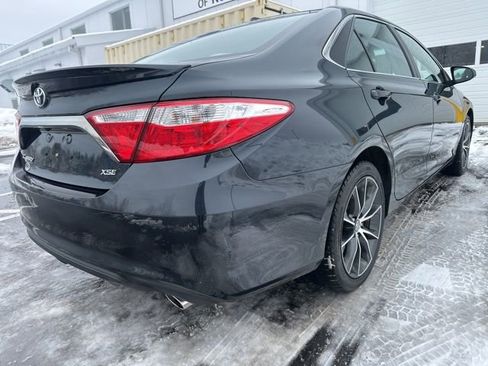 Used 2016 Toyota Camry XSE w/ Moonroof Package image 5