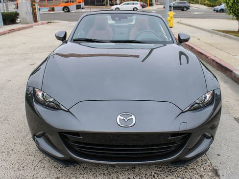 Used 2019 MAZDA MX-5 Miata RF Grand Touring image 9