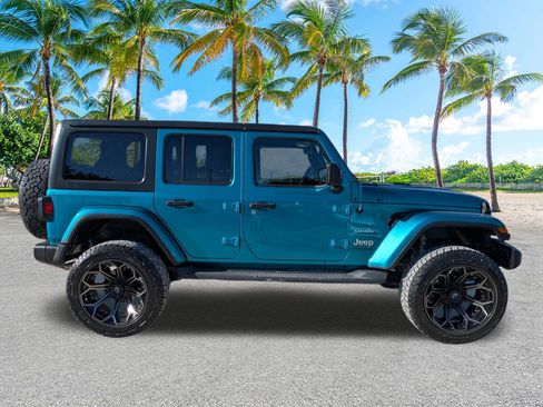 Used 2019 Jeep Wrangler Unlimited Sahara image 3