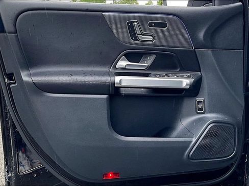 Certified 2022 Mercedes-Benz GLB 250 4MATIC image 18