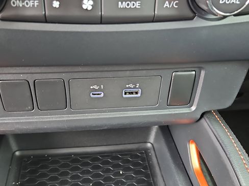 Used 2022 Nissan Frontier Pro-X image 28