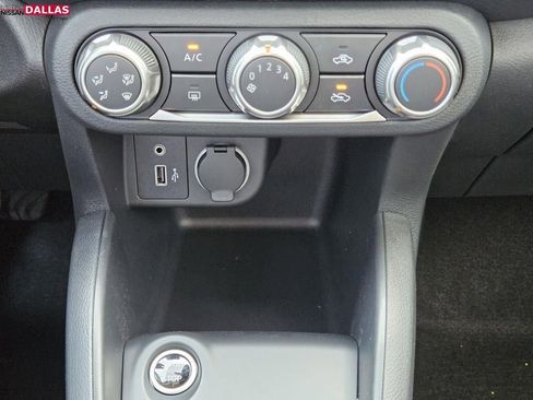 New 2025 Nissan Kicks Play S image 16