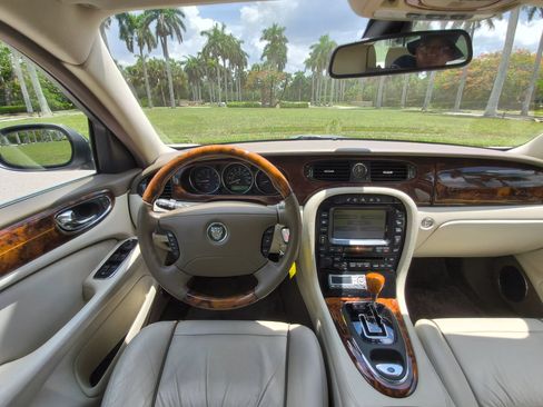 Used 2006 Jaguar XJ Vanden Plas RWD image 7