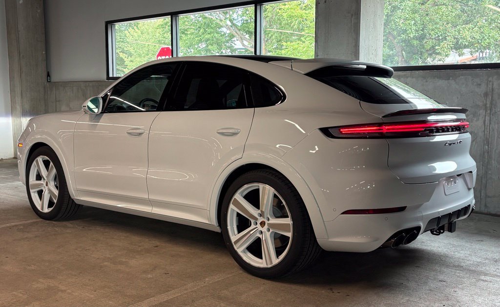 New 2026 Porsche Cayenne GTS AWD/4WD image 3