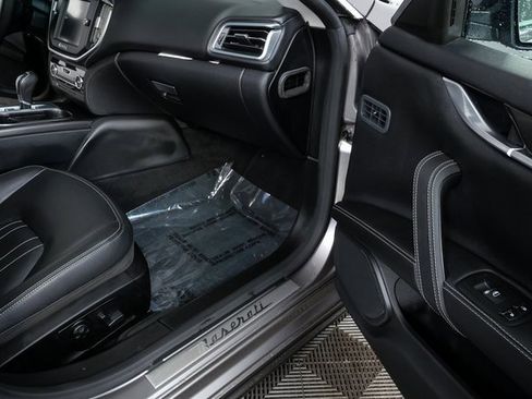 Used 2016 Maserati Ghibli image 24