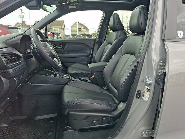 Used 2025 Subaru Forester Limited AWD/4WD image 15