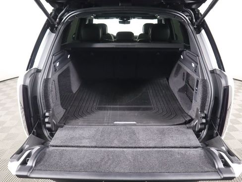 New 2026 Land Rover Range Rover SE image 29