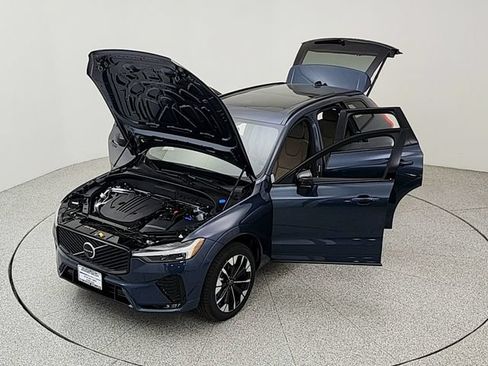 New 2026 Volvo XC60 B5 Plus w/ Climate Package PRO AWD/4WD image 37