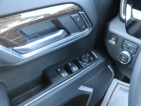 New 2026 GMC Sierra 1500 Elevation image 11