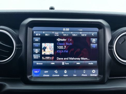 Used 2022 Jeep Gladiator Overland w/ Popular Equipment Package image 21