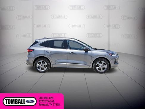 Used 2023 Ford Escape ST-Line w/ Tech Pack #1 FWD image 9