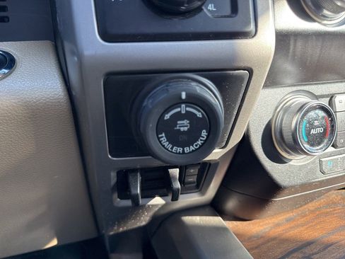 Used 2019 Ford F150 Lariat w/ Equipment Group 502A Luxury image 30