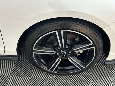 Used 2023 Honda Accord Sport image 11