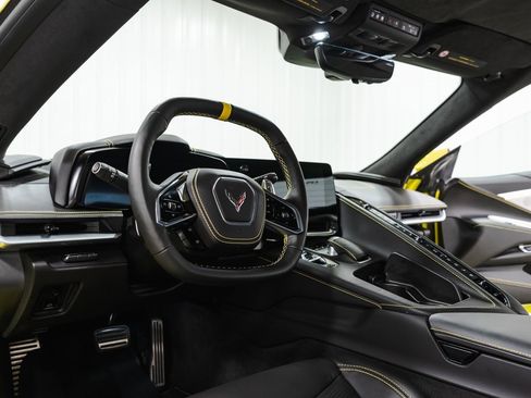 Used 2023 Chevrolet Corvette Stingray Premium Conv w/ 3LT image 32