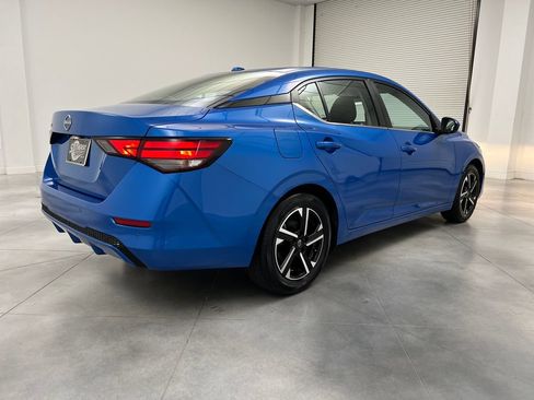 Used 2025 Nissan Sentra SV FWD image 9