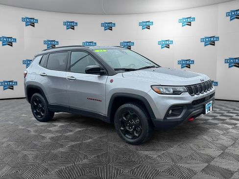 Used 2023 Jeep Compass Trailhawk w/ Sun and Sound Group AWD/4WD image 8