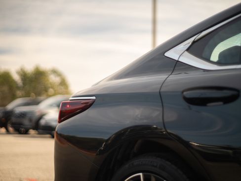 Used 2023 Lexus ES 350 w/ Premium Package image 14