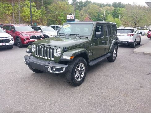 Used 2022 Jeep Wrangler Unlimited Sahara w/ Cold Weather Group AWD/4WD image 4
