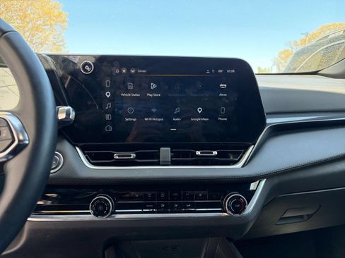 Used 2025 Chevrolet Equinox LT FWD image 14