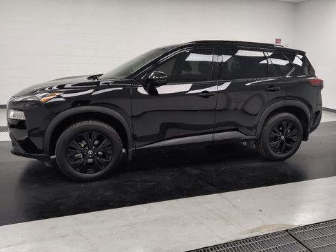 Used 2021 Nissan Rogue SV w/ Premium Package FWD image 2