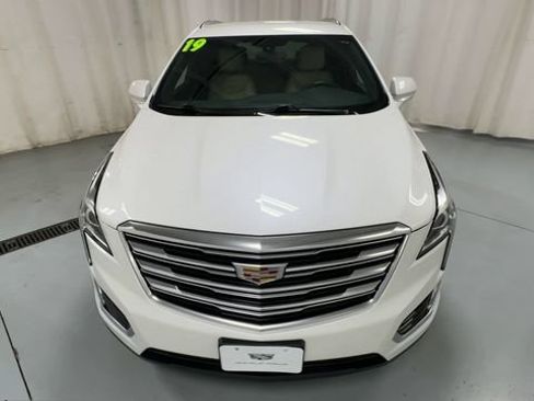 Used 2019 Cadillac XT5 AWD image 3
