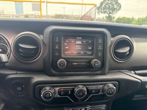 Used 2018 Jeep Wrangler Unlimited Sport S AWD/4WD image 12