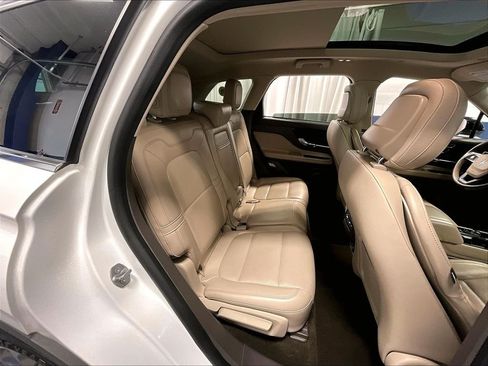 Used 2020 Lincoln Corsair AWD w/ Premium Package image 16