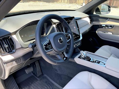 New 2026 Volvo XC90 T8 Plus w/ Protection Package AWD/4WD image 8