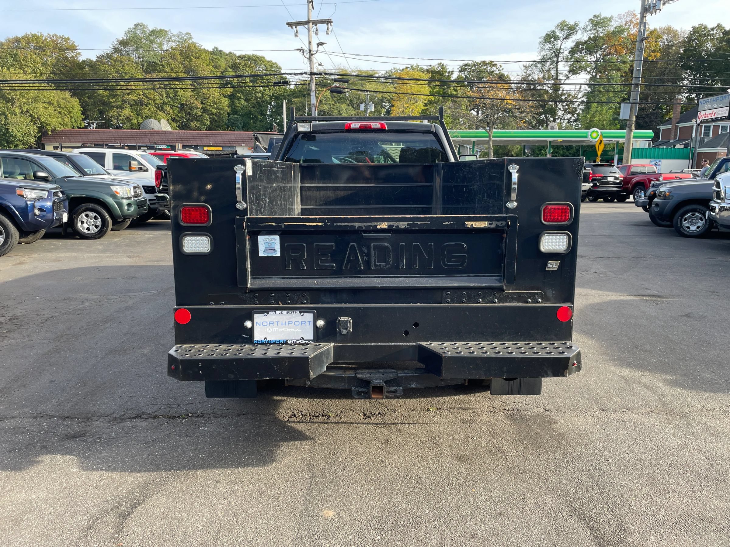 Used 2017 GMC Sierra 2500 4x4 Regular Cab w/ Sierra Convenience Package image 4