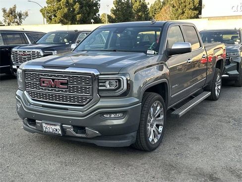 Used 2018 GMC Sierra 1500 Denali w/ Denali Ultimate Package image 3