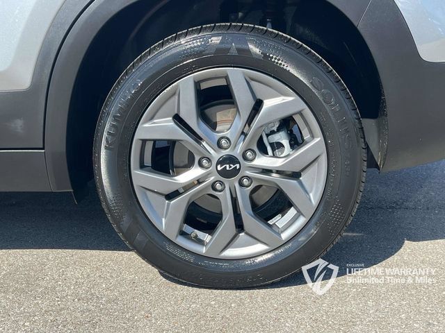 Used 2024 Kia Seltos LX AWD/4WD image 12