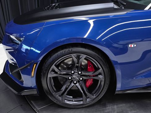 Used 2023 Chevrolet Camaro SS RWD image 5