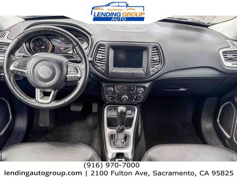 Used 2018 Jeep Compass Latitude w/ Popular Equipment Group FWD image 11