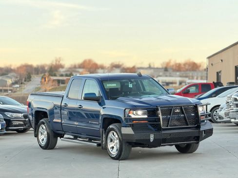 Used 2017 Chevrolet Silverado 1500 LT w/ All Star Edition image 3
