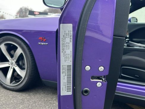 Used 2018 Dodge Challenger R/T image 39