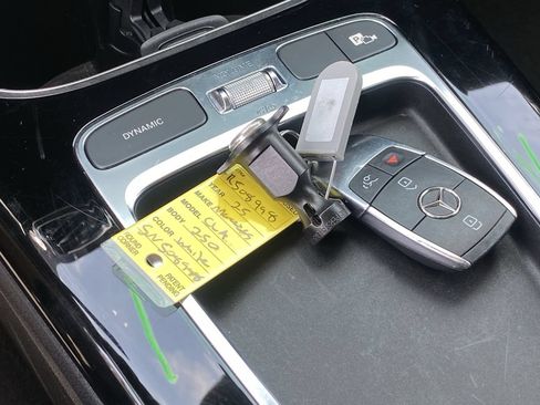 Used 2025 Mercedes-Benz CLA 250 4MATIC image 11