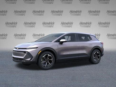 New 2026 Chevrolet Equinox EV LT image 3