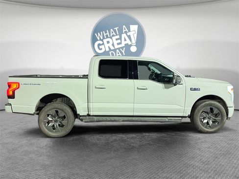 Used 2024 Ford F150 Lightning Flash image 2