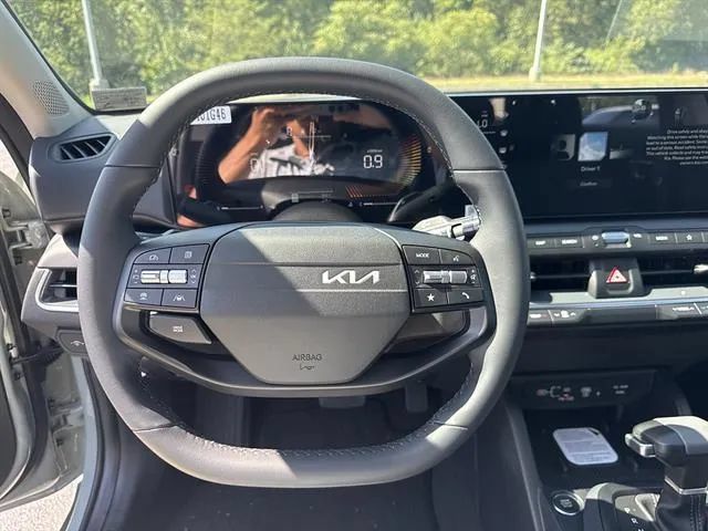 New 2026 Kia K4 EX FWD image 9
